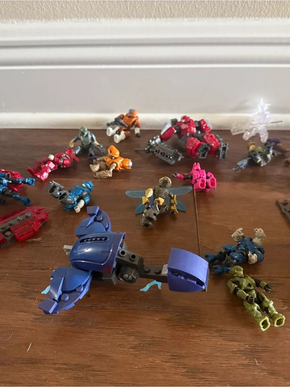Bulk Lot of Halo Mega Bloks  minifigures, vehicles, weapons, and miscellaneous